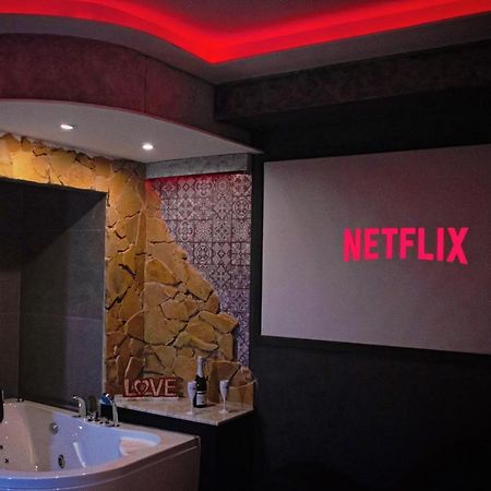 Aparta Suite La Nuit 卡拉费尔 外观 照片