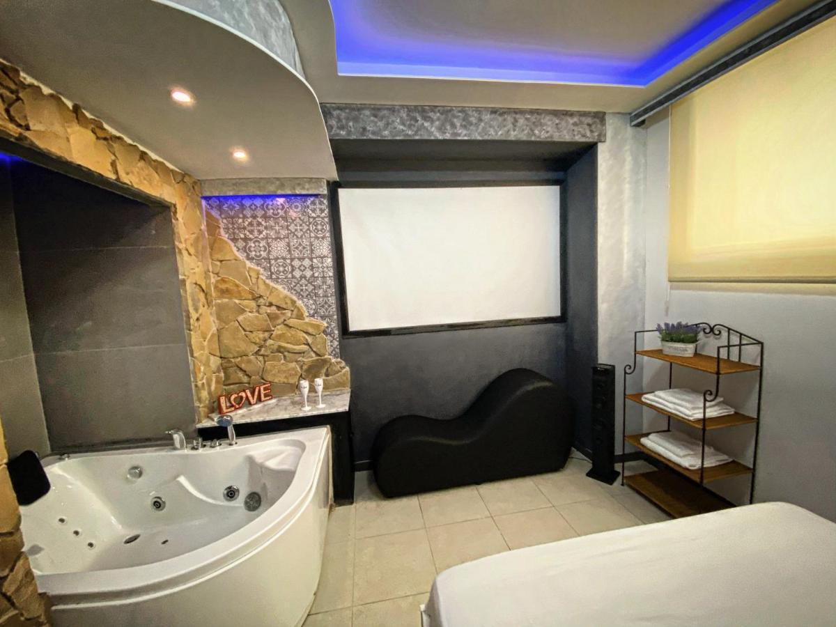 Aparta Suite La Nuit 卡拉费尔 外观 照片